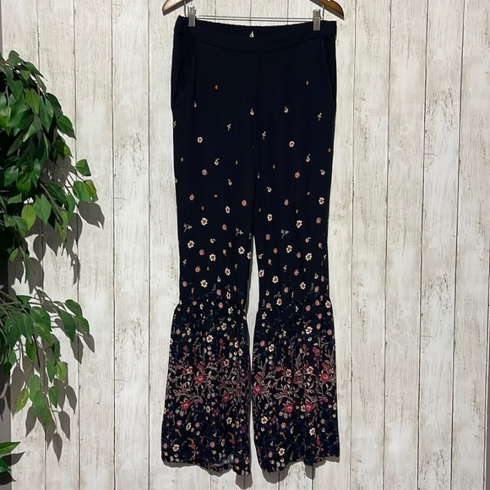 BCB Generation Black Floral Flare Leg Pants Women's Size‎ Large